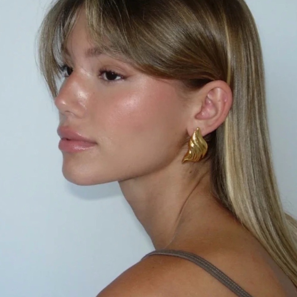 Heaven Mayhem Croissant Gold Earrings